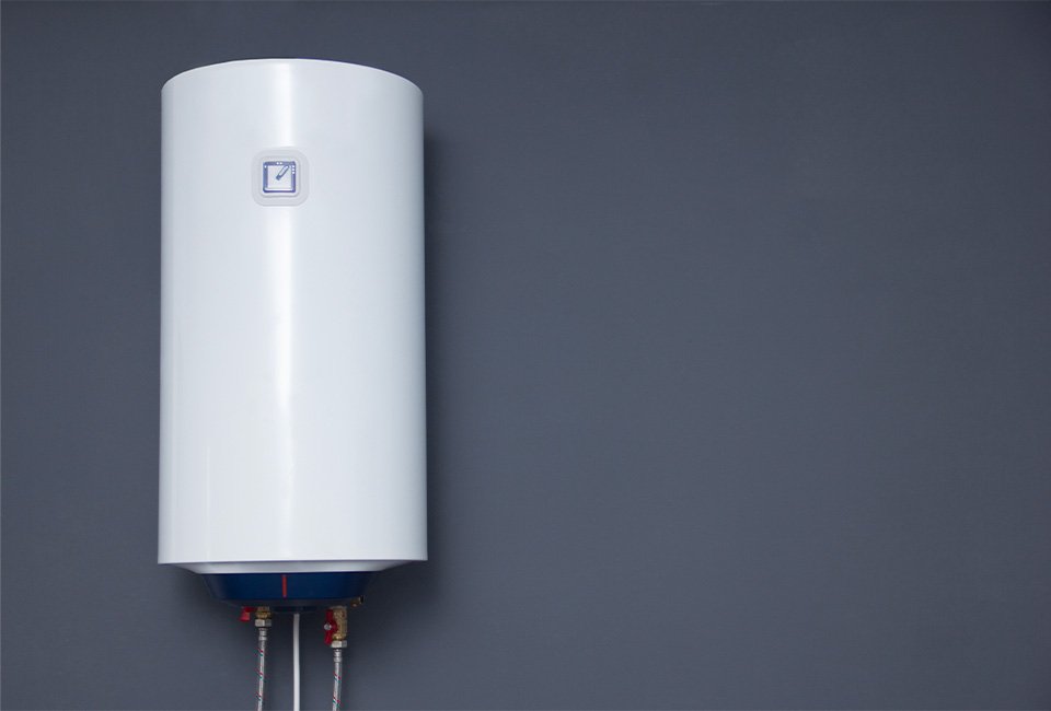 Chauffe-eau instantané installé au mur