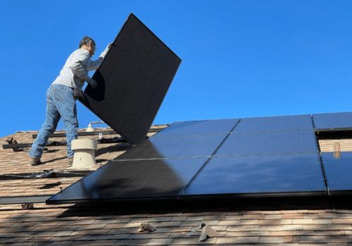 Comment entretenir mes panneaux solaires thermiques ?